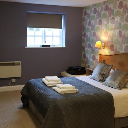 The Red Lion & Cellar Room, Betchworth Esterno foto