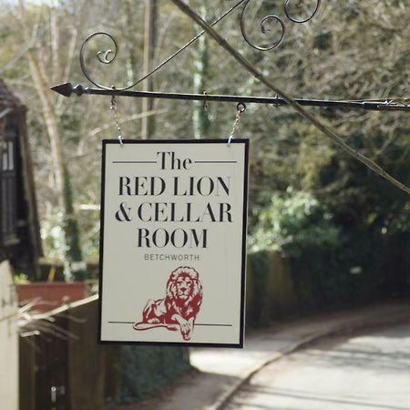 The Red Lion & Cellar Room, Betchworth Esterno foto