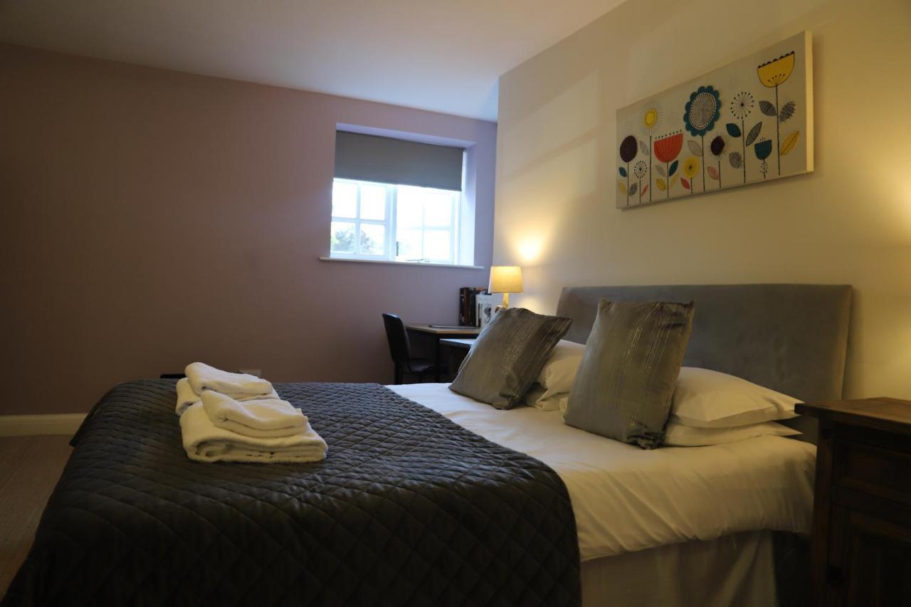 The Red Lion & Cellar Room, Betchworth Esterno foto
