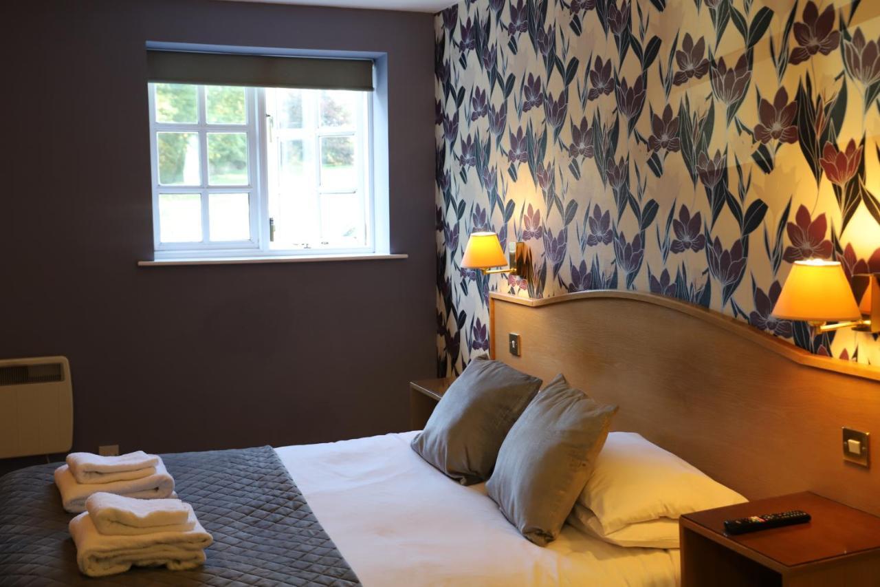 The Red Lion & Cellar Room, Betchworth Esterno foto