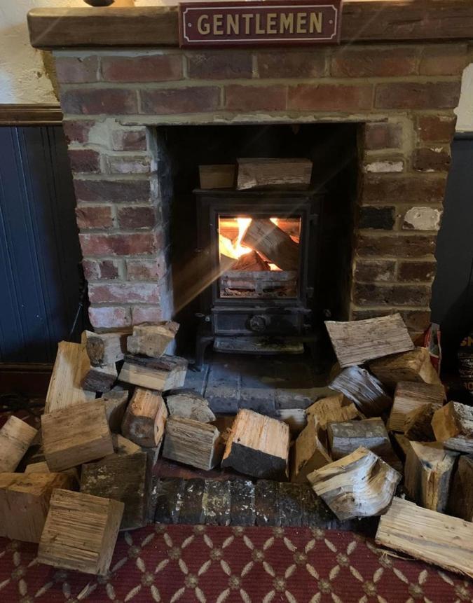 The Red Lion & Cellar Room, Betchworth Esterno foto