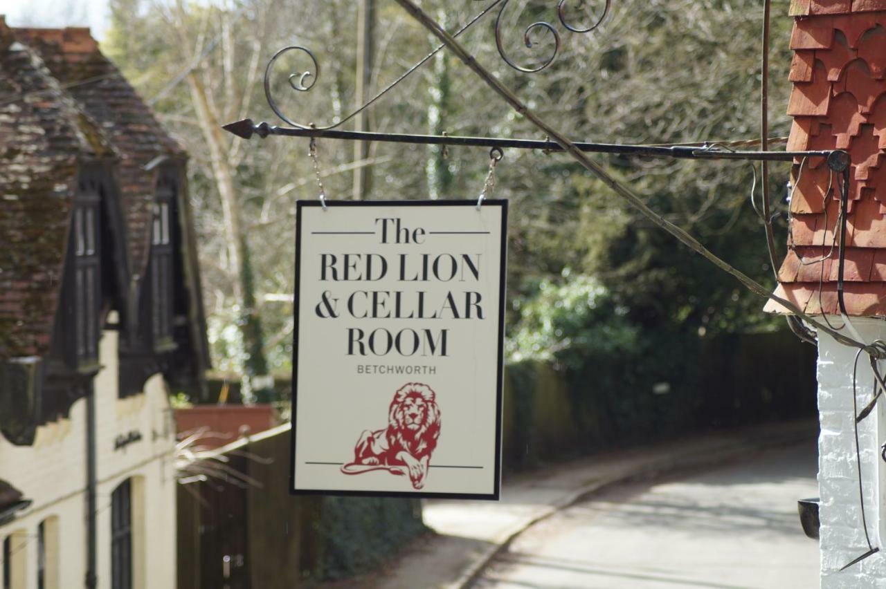 The Red Lion & Cellar Room, Betchworth Esterno foto